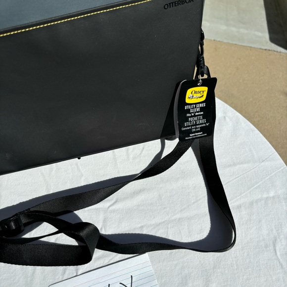 OtterBox Utility Series - Notebook sleeve - 14" - black - Picture 8 of 10